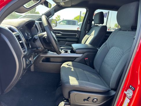 Used 2025 RAM 1500 Big Horn AWD/4WD image 10