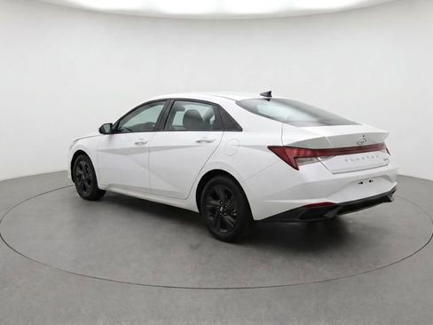 Used 2023 Hyundai Elantra Blue FWD image 4