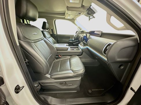 Used 2025 Ford Expedition Max Platinum image 33