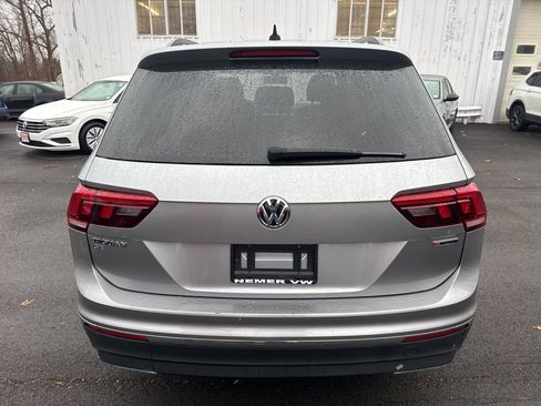 Used 2020 Volkswagen Tiguan SE AWD/4WD image 5