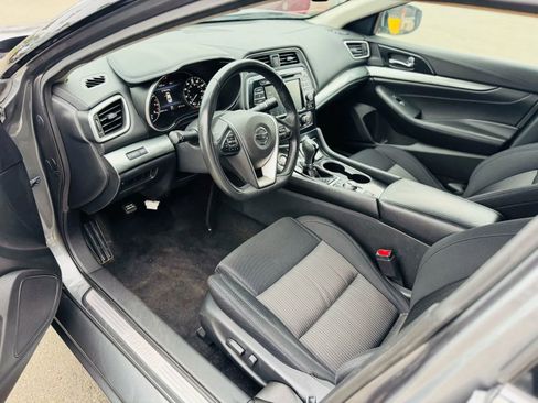 Used 2019 Nissan Maxima 3.5 S w/ Floor Mat Group FWD image 9