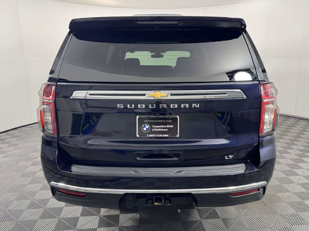 Used 2022 Chevrolet Suburban LT w/ LT Signature Package AWD/4WD image 9
