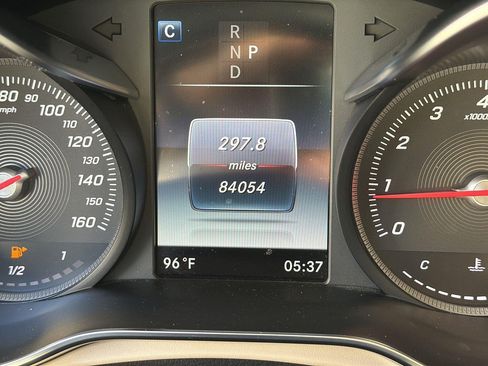 Used 2018 Mercedes-Benz GLC 300 image 11