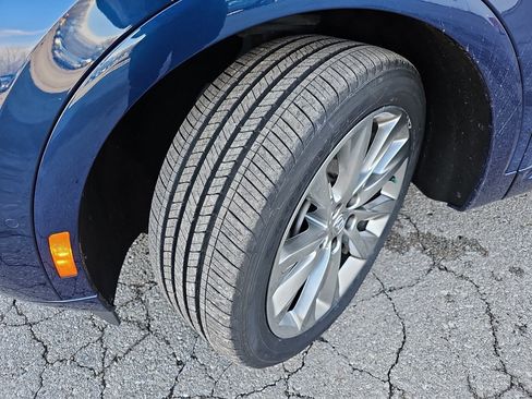 Used 2023 Buick Envision Avenir image 35