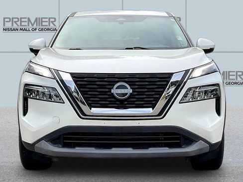 Used 2023 Nissan Rogue SV FWD image 2