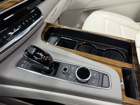 Used 2024 Cadillac Escalade Sport Platinum image 21