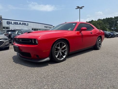 Used 2022 Dodge Challenger GT RWD image 2