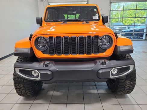 New 2025 Jeep Gladiator Sport image 2