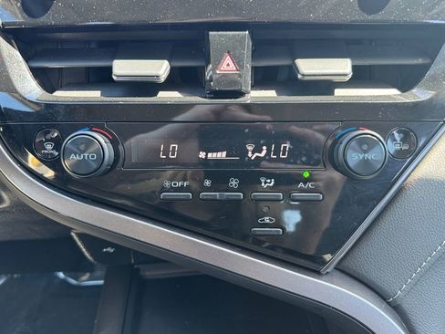Used 2023 Toyota Camry SE FWD image 23