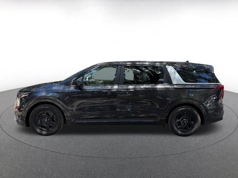 Used 2026 Kia Carnival FWD image 4