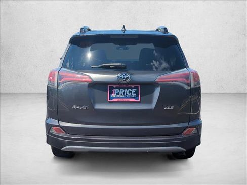 Used 2018 Toyota RAV4 XLE FWD image 9