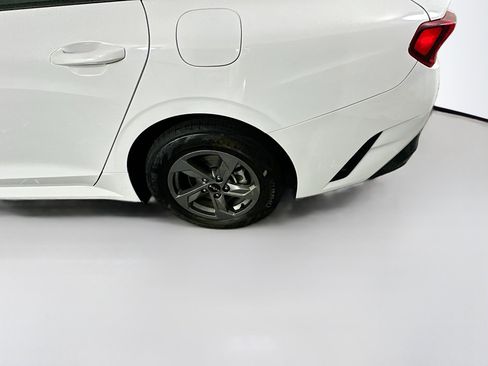 Used 2023 Kia K5 LXS image 11