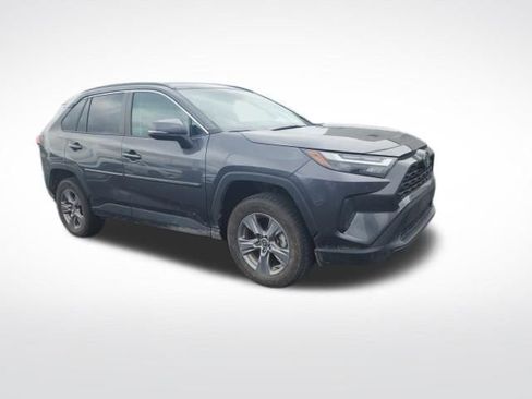 Used 2022 Toyota RAV4 XLE w/ Convenience Package AWD/4WD image 3