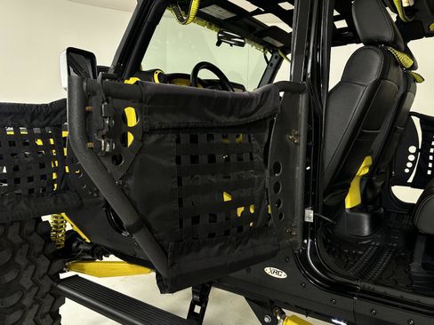 Used 2012 Jeep Wrangler Unlimited Sahara w/ Connectivity Group image 26