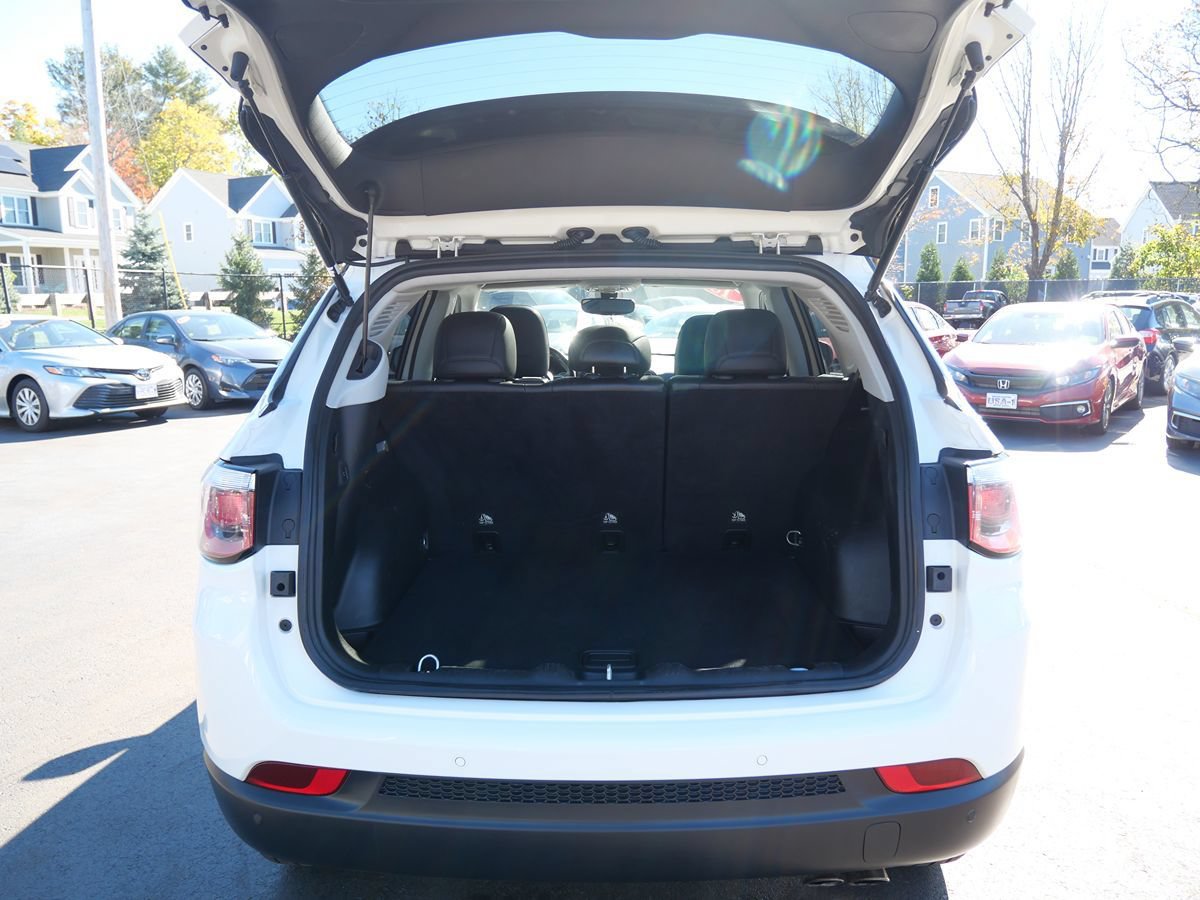 Used 2018 Jeep Compass Limited w/ Navigation Group AWD/4WD image 32