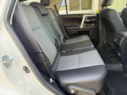 Used 2022 Toyota 4Runner SR5 Premium image 8