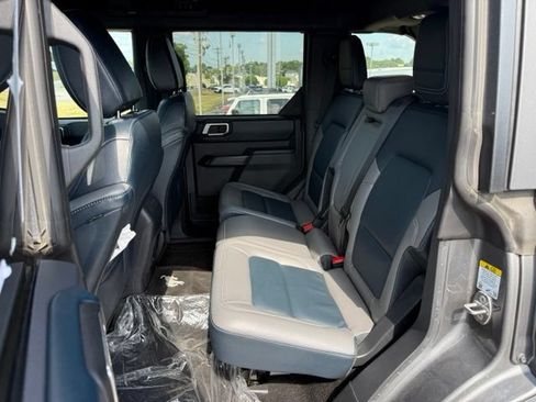 Used 2024 Ford Bronco Outer Banks AWD/4WD image 13