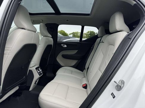 Certified 2023 Volvo XC40 B5 Plus w/ Protection Package Premier AWD/4WD image 12
