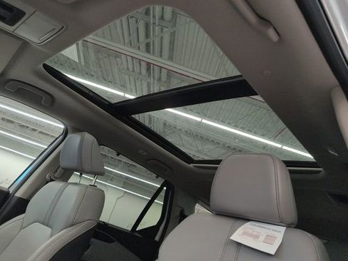 New 2025 Honda Pilot Touring image 18