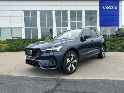 Certified 2025 Volvo XC60 T8 Plus w/ Protection Package Premier AWD/4WD image 38