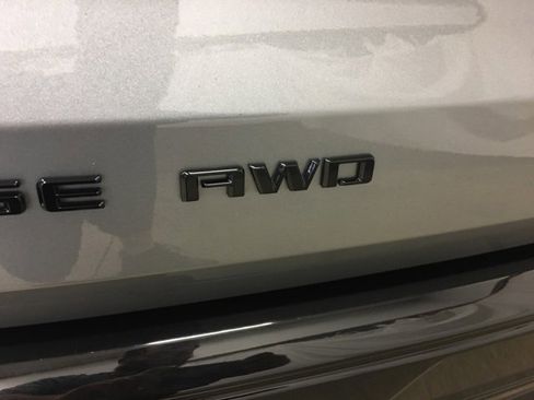 Used 2024 Chevrolet Traverse RS w/ LPO, Floor Liner Package image 12