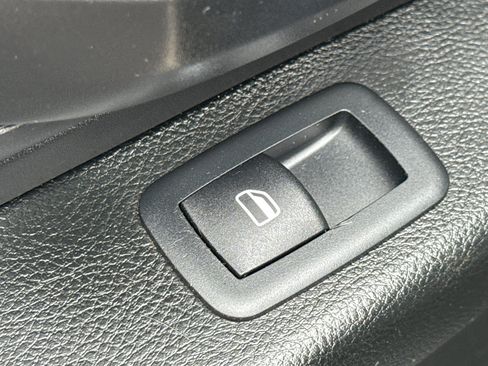 Used 2018 RAM 1500 Express AWD/4WD image 30
