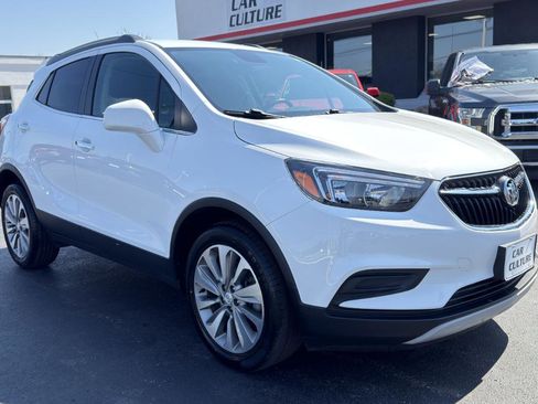 Used 2020 Buick Encore Preferred image 2