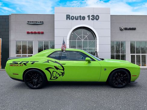 Used 2023 Dodge Challenger SRT Hellcat w/ Driver Convenience Group RWD image 5