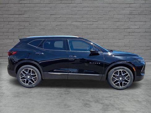 Used 2025 Chevrolet Blazer Premier w/ Enhanced Convenience Package AWD/4WD image 13