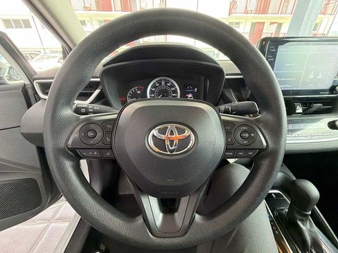 Used 2022 Toyota Corolla LE FWD image 14