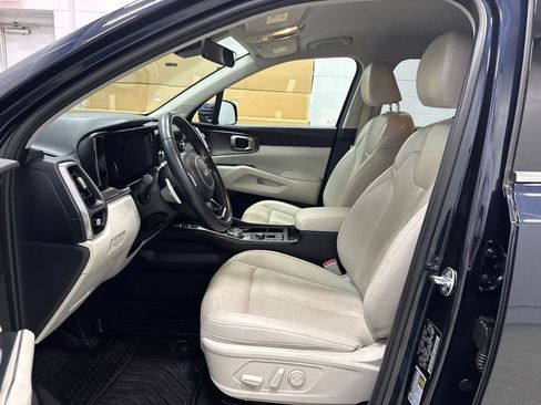 Used 2024 Kia Sorento EX AWD/4WD image 16