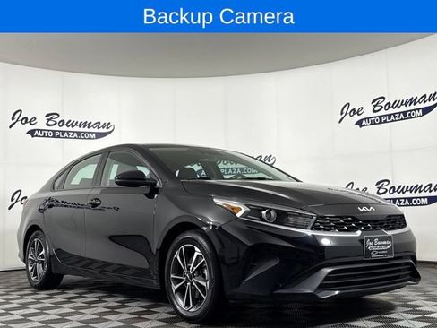 Used 2023 Kia Forte LXS FWD image 5