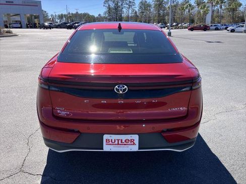 Certified 2023 Toyota Crown image 4