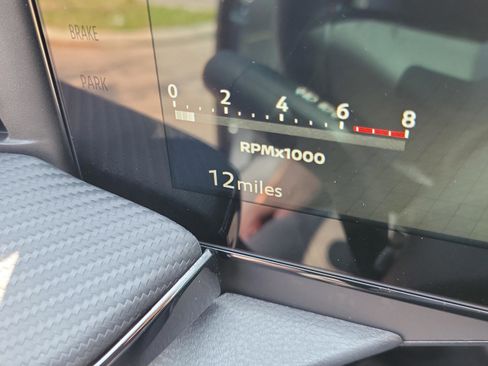 New 2025 Nissan Kicks SR image 25