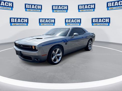 Used 2018 Dodge Challenger R/T RWD image 4