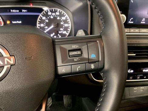 Used 2025 Nissan Rogue SV AWD/4WD image 19