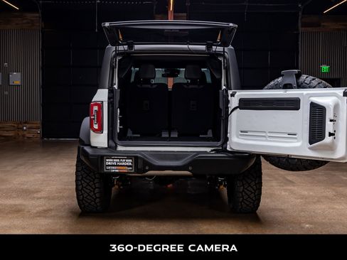 Used 2023 Ford Bronco Badlands AWD/4WD image 9