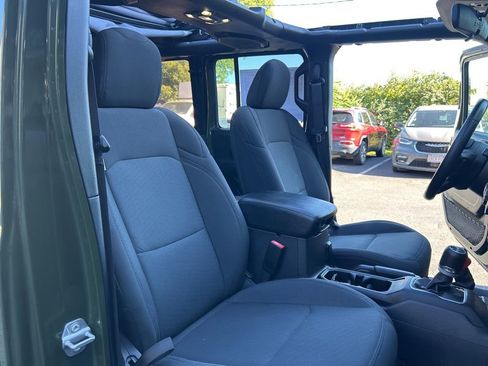 Used 2022 Jeep Wrangler Unlimited Sport image 41