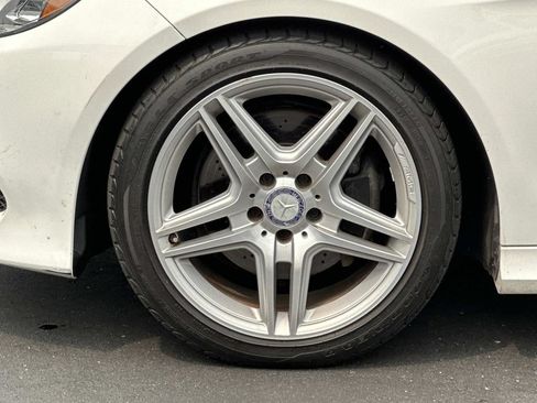 Used 2014 Mercedes-Benz E 350 4MATIC Sedan image 9