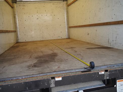 Used 2021 GMC Savana 3500 Extended w/ Power Convenience Package RWD image 13