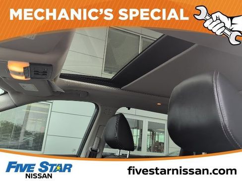 Used 2021 Nissan Rogue SL FWD image 9
