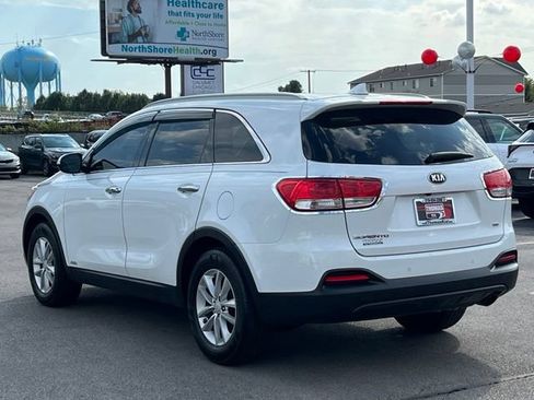 Used 2017 Kia Sorento AWD w/ LX Convenience Package image 9