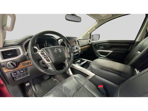 Used 2017 Nissan Titan SL AWD/4WD image 11
