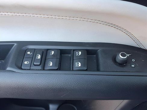 Used 2022 Jeep Compass Limited image 16