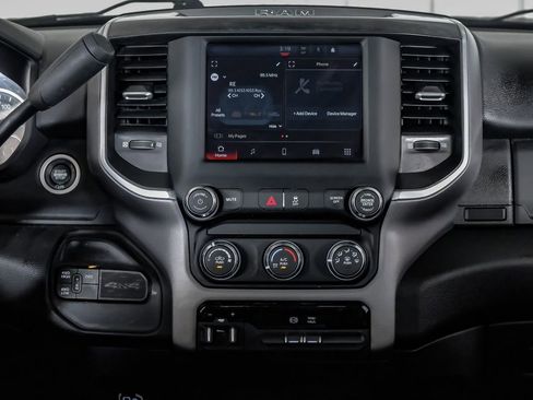 Used 2024 RAM 3500 Big Horn image 25