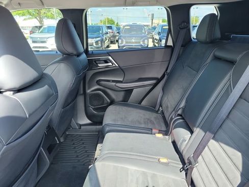 Used 2024 Mitsubishi Outlander SE FWD image 14