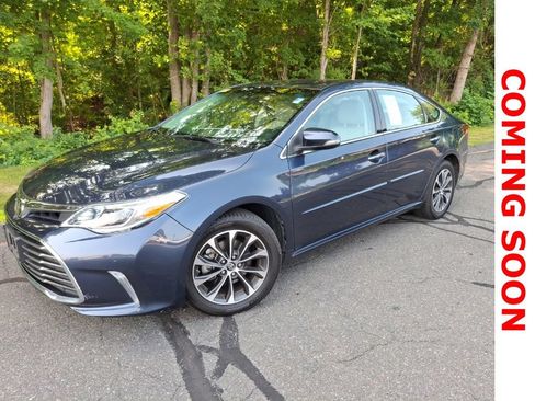 Used 2018 Toyota Avalon XLE w/ All Weather Liner Package FWD image 1