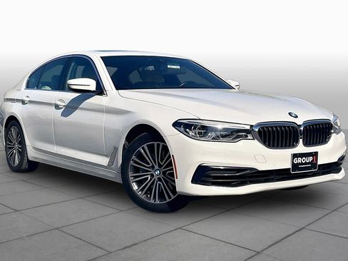Used 2020 BMW 530i w/ Lighting Package RWD image 2