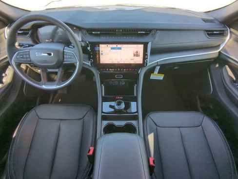 New 2026 Jeep Grand Cherokee Limited image 18