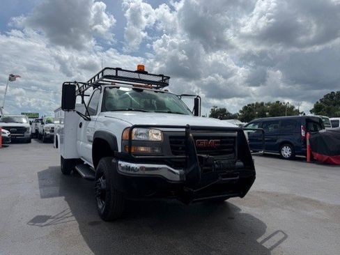 Used 2005 GMC Sierra 3500 W/T w/ Skid Plate Package image 4